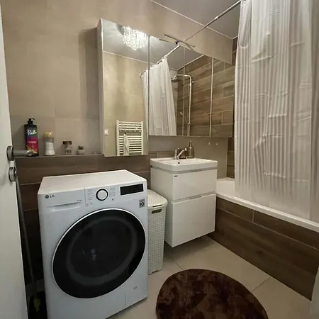 Apartman Near The Center *